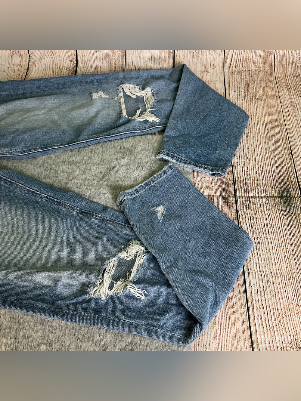 American Eagle Outfitters Light Blue Distressed Mom Jeans Size 2 Long - Picture 5 of 16